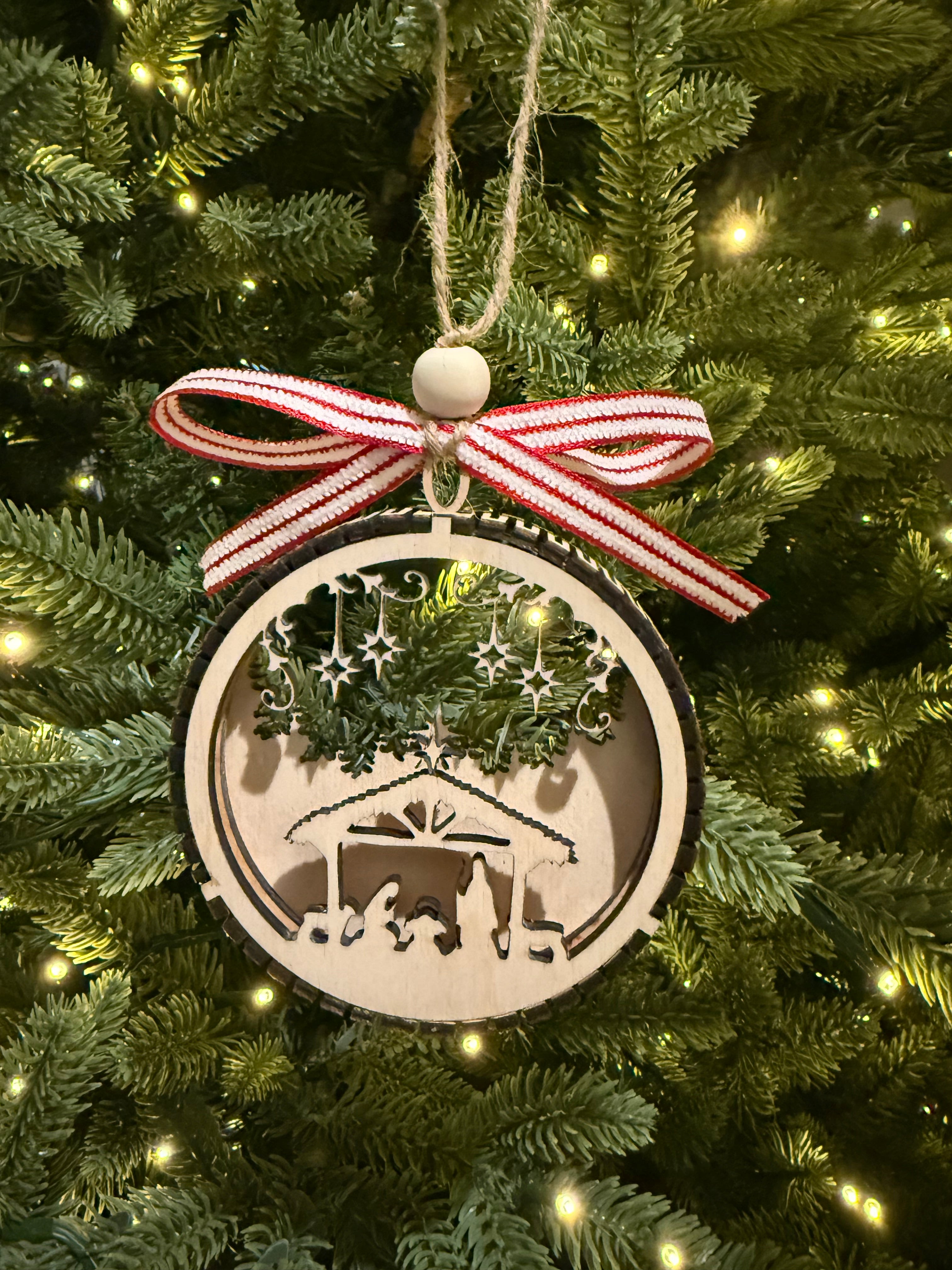 Globe Ornament (Nativity Scene)